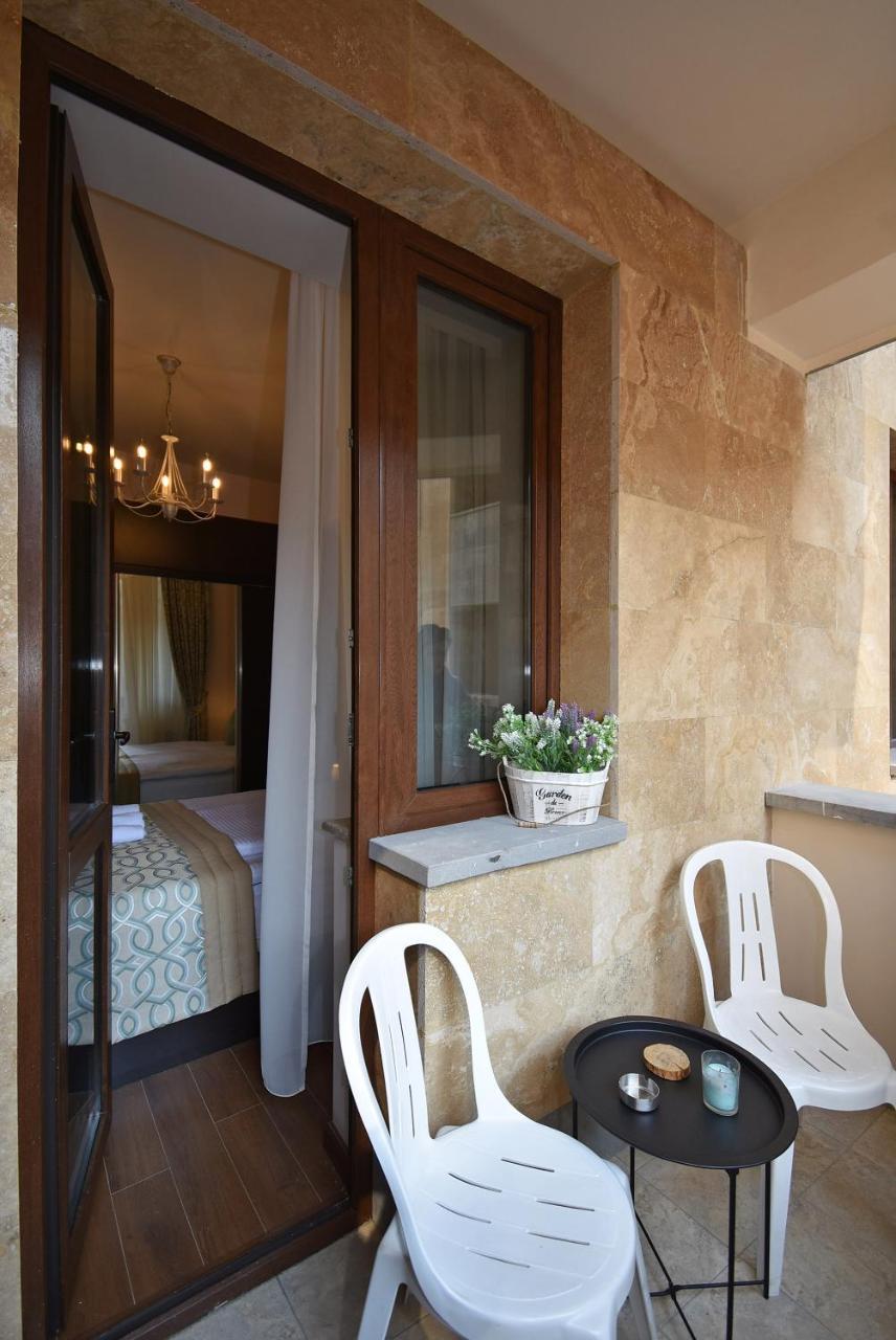 Yerevan4You Patio Exterior foto